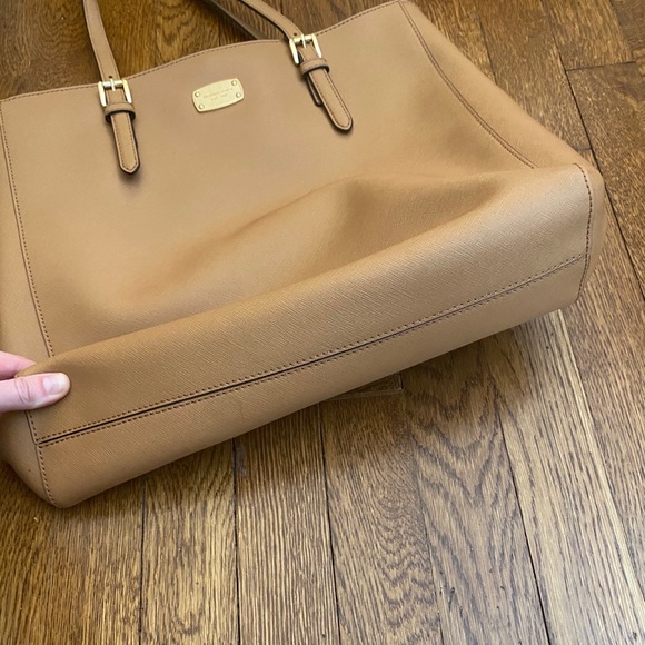 Michael Kors tote - Picture 4 of 7